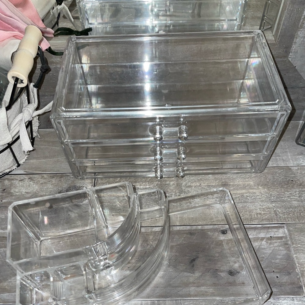 Plastic stackable makeup organizer - Picture 3 of 4